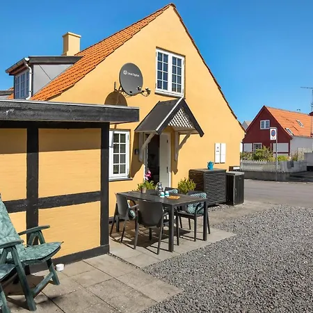 1 Bedroom In Apartment Svaneke