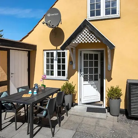 1 Bedroom In Daire *