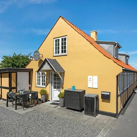 Apartment 1 Bedroom In Svaneke