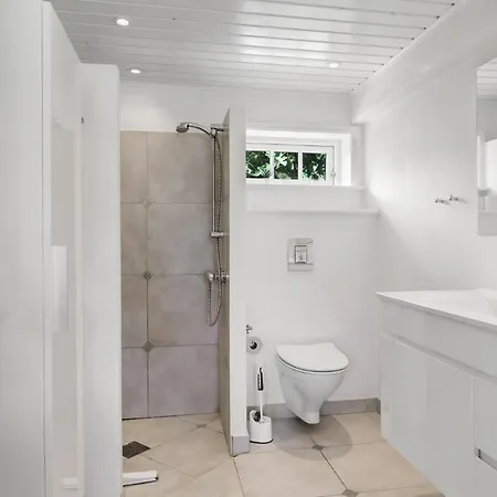 Apartment 1 Bedroom In Svaneke