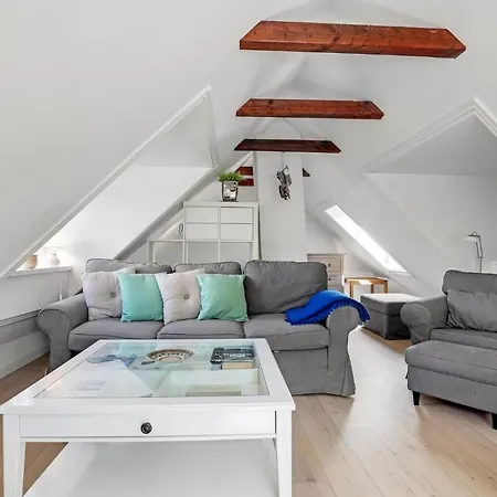 1 Bedroom In Apartment *