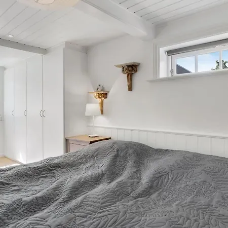 Apartment 1 Bedroom In